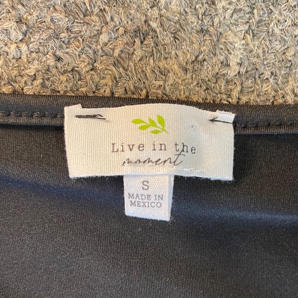 Women's Live The Moment Top Small - Picture 4 of 5